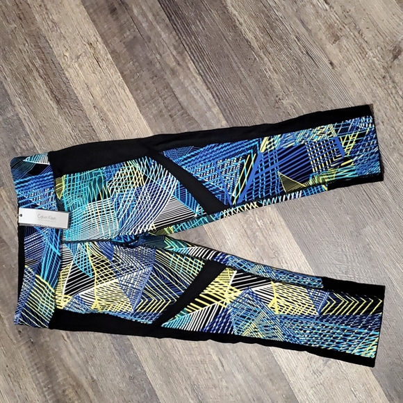 Medium Calvin Klein Performance Athletic Capris - Picture 3 of 10